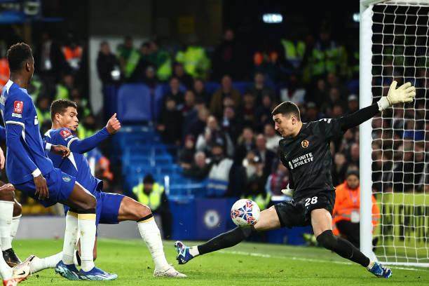 开云网页版-切尔西维拉门神斗法，大马丁还是蓝军叹息之墙